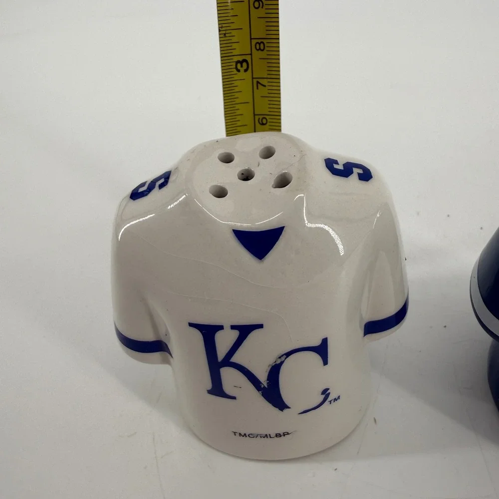 Kansas City Royals MLB Jersey Salt and Pepper Shakers The Memory Company Ceramic